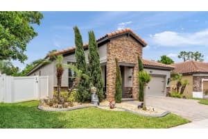 2253 BELLA LUNA CIRCLE, LAKELAND, FL 33810 - MLS#MFRL4960936