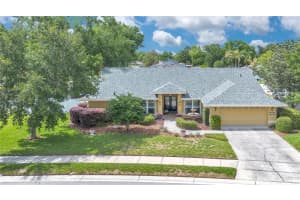 708 HUNTERS RUN BOULEVARD, LAKELAND, FL 33809 - MLS#MFRL4961072