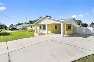 644 CENTRAL AVENUE, EAGLE LAKE, FL 33839 - MLS#MFRL4961373