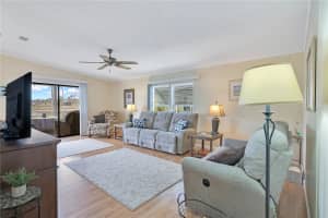 642 POLO PARK EAST BOULEVARD, DAVENPORT, FL 33897 - MLS#MFRL4961609