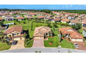 1950 VIA LAGO DRIVE, LAKELAND, FL 33810 - MLS#MFRL4961760
