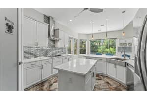 521 CHELSEA AVENUE, DAVENPORT, FL 33837 - MLS#MFRL4961827