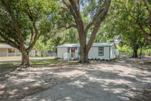 5220 SPRING CREEK DR, LAKELAND, FL 33811 - MLS#MFRL4962001