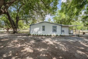 5220 SPRING CREEK DR, LAKELAND, FL 33811 - MLS#MFRL4962001