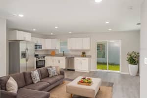 308 AVE P NW, WINTER HAVEN, FL 33881 - MLS#MFRL4962121