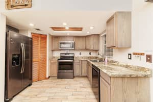 1920 EDGEWOOD DRIVE, LAKELAND, FL 33803 - MLS#MFRL4962662