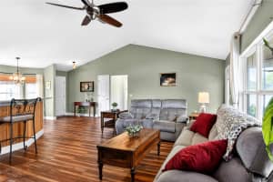 1590 DOVES VIEW CIR , AUBURNDALE, FL 33823 - MLS#MFRL4962664