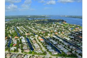 4731 Starboard Dr, Bradenton, FL 34208, Sold 05/27/16