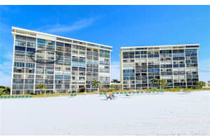 19 Whispering Sands Dr, Sarasota, FL 34242, Sold 05/06/21