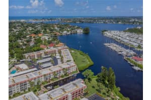 240 Santa Maria St, Venice, FL 34285, Sold 10/05/21