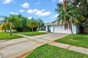 6570 Waterford Cir, Sarasota, FL 34238, Sold 11/08/21