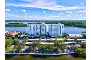 9393 Midnight Pass Rd, Sarasota, FL 34242, Sold 01/14/22