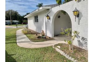 5207 Malaga Ave, Sarasota, FL 34235, Sold 12/22/21