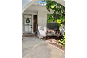 5207 Malaga Ave, Sarasota, FL 34235, Sold 12/22/21