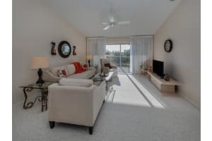 206 Silver Lake Dr, Venice, FL 34292, Sold 02/03/22