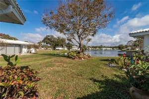 421 Circlewood Dr, Venice, FL 34293, Sold 02/14/22