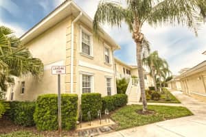 800 Mirabella Cir, Venice, FL 34292, Sold 06/20/22