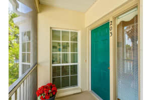 410 Laurel Lake Dr, Venice, FL 34292, Sold 05/26/22