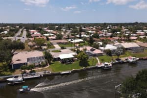 4 WINDSOR DR, ENGLEWOOD, FL 34223 Sold 08/15/22