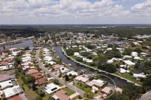 4 WINDSOR DR, ENGLEWOOD, FL 34223 Sold 08/15/22
