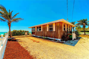 4072 N Beach Rd, Englewood, FL 34223, Sold 06/07/22