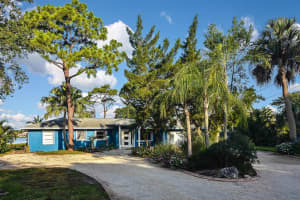 2307 BAYSHORE RD, NOKOMIS, FL 34275 Sold 08/10/22