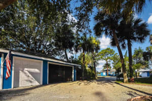 2307 BAYSHORE RD, NOKOMIS, FL 34275 Sold 08/10/22