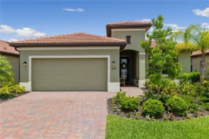 19340 BLUFF DR, VENICE, FL 34292 Sold 07/22/22