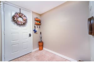 431 AIRPORT AVE E #205, VENICE, FL 34285 Sold 07/27/22