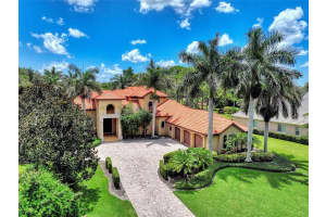 458 E MACEWEN DR, OSPREY, FL 34229 Sold 10/21/22