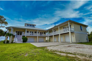 36 Riverfront Dr, Venice, FL 34293, Sold 10/27/22