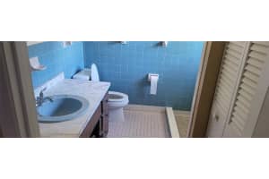 2401 PALMETTO, NOKOMIS, FL 34275 Sold 01/12/23