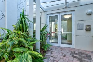1640 Summer House Ln, Siesta Key, FL 34242, Sold 05/18/23