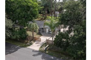 6115 CARLTON AVENUE, SARASOTA, FL 34231 - MLS#MFRN6123946