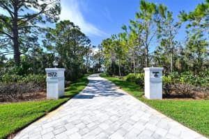 1872 BAYSHORE DRIVE, ENGLEWOOD, FL 34223 Sold 05/10/23