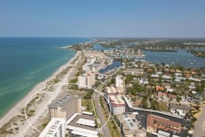 555 The Esplanade N #105 Venice, FL 34285 Sold 06/29/23