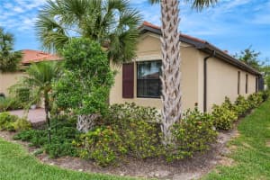 19336 BLUFF DRIVE, VENICE, FL 34292 Sold 06/15/23