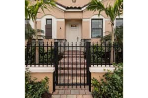 930 VENICE AVENUE, VENICE, FL 34285 - MLS#MFRN6127123