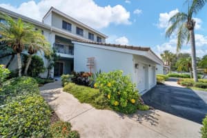 400 CARRIAGE HOUSE LANE, NOKOMIS, FL 34275 Sold 01/05/24
