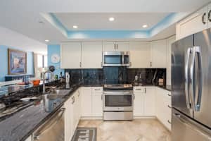 627 ALHAMBRA ROAD, VENICE, FL 34285 Sold 05/13/24