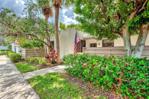 422 PALM TREE DRIVE, BRADENTON, FL 34210 Sold 09/07/23