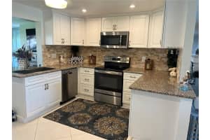 38 OAKWOOD DRIVE, ENGLEWOOD, FL 34223 Sold 01/11/24