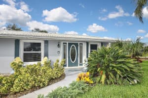 48 OAKWOOD DRIVE, ENGLEWOOD, FL 34223 Sold 10/10/23
