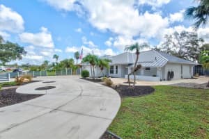 384 GULF BREEZE BOULEVARD, VENICE, FL 34293 Sold 09/18/23