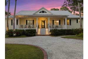 712 EAGLE POINT DRIVE, VENICE, FL 34285 Sold 01/04/24