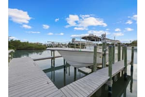 712 EAGLE POINT DRIVE, VENICE, FL 34285 Sold 01/04/24