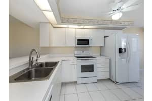 203 SILVER LAKE DRIVE, VENICE, FL 34292 Sold 04/25/24