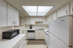 612 BIRD BAY DRIVE, VENICE, FL 34285 Sold 11/01/23