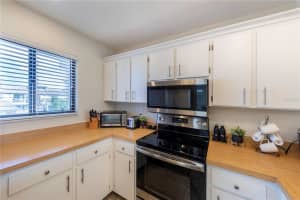 822 BIRD BAY WAY, VENICE, FL 34285 Sold 10/30/23