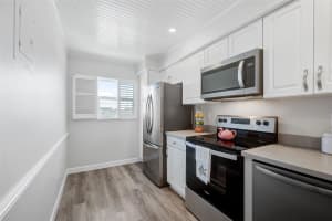 950 TARPON CENTER DRIVE, VENICE, FL 34285 Sold 10/20/23